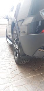 نمای گلپخش‌کن KMC X5 نصب‌شده روی خودرو از زاویه عقب